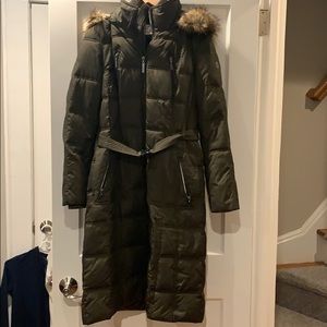 Kenzie size Small Olive Green hooded puffer coat